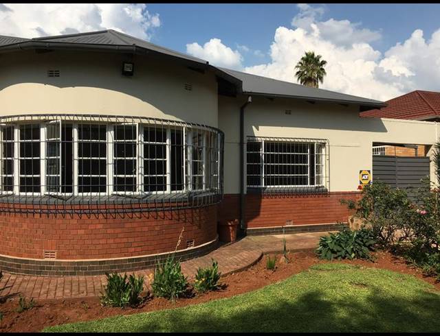 3 BEDROOM PROPERTY TO RENT IN BRENTHURST